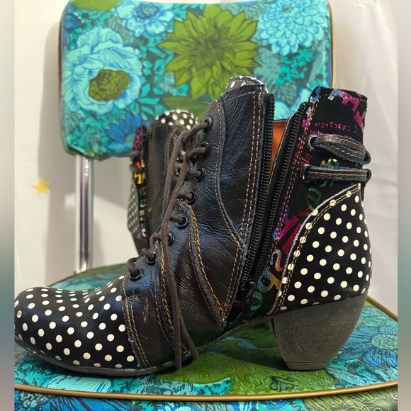 Funky Polka Dot Booties With Laces and Red Stitching Size 8.5 - Picture 3 of 11